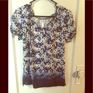 Scrub top size medium. Worn once!